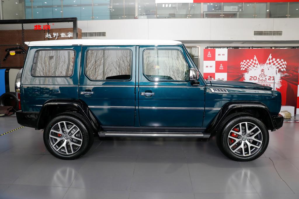 3.0tv6插电混越野车,搭6.2升v8引擎