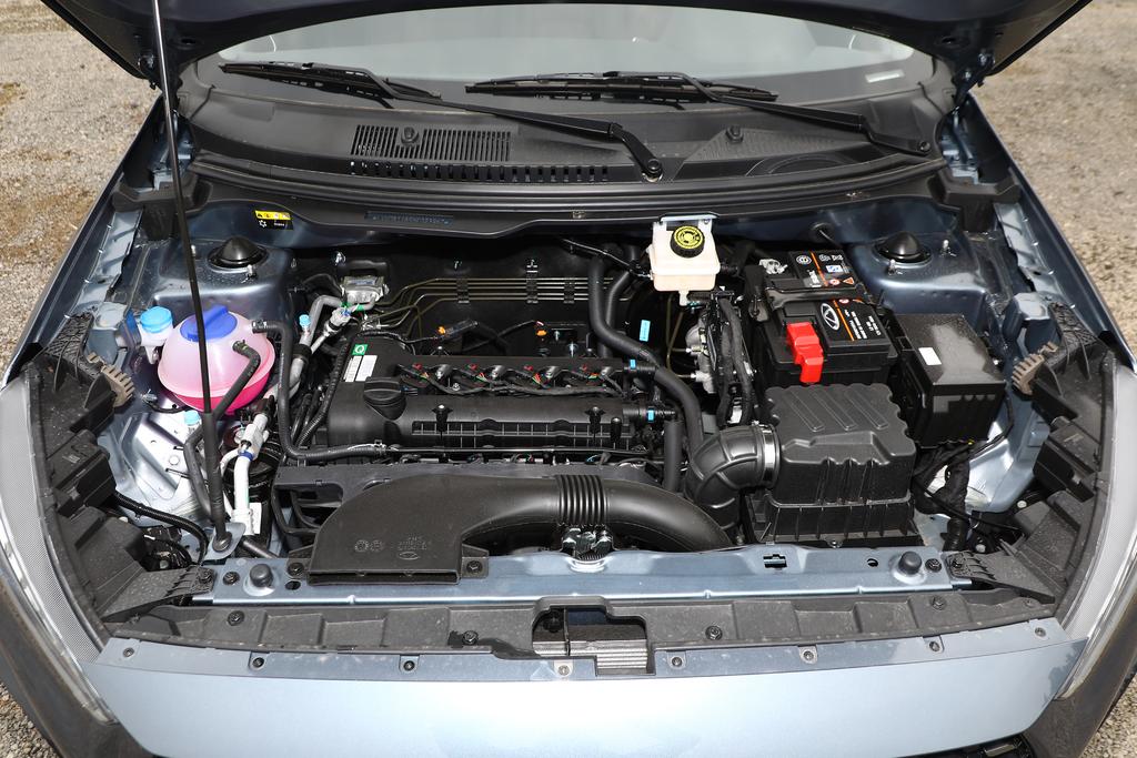 奇瑞瑞虎3x和长安欧尚科赛5哪个好,奇瑞瑞虎3x1.5手动豪华版价格