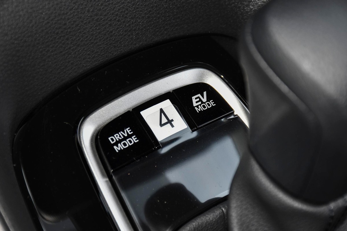 丰田卡罗拉怎么样才是最好的,丰田卡罗拉双擎能靠得住吗