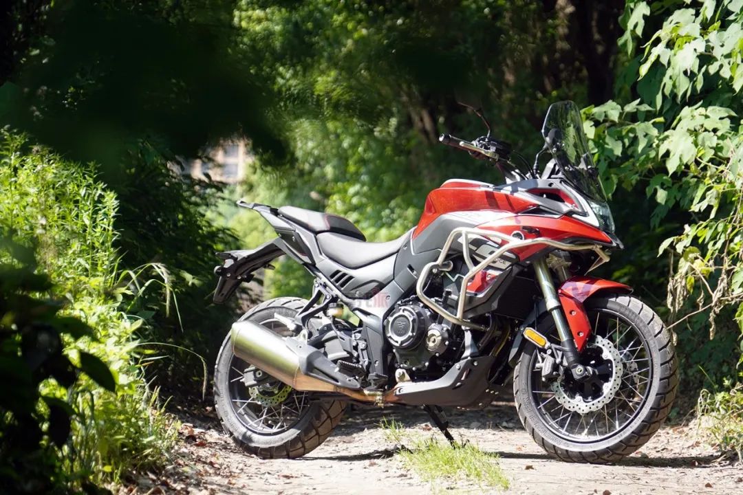 进步很大但是仍然任重道远,进步明显继续努力