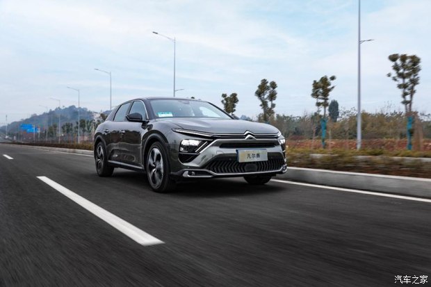 为啥说凡尔赛好,能与凡尔赛匹敌的国产车型