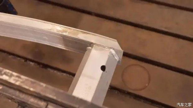 东风标致4008拆车,标致4008拆门板