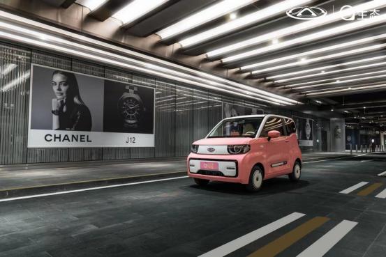 QQ冰淇淋·桃欢喜安全又便捷宝藏女孩“爱的大礼物”