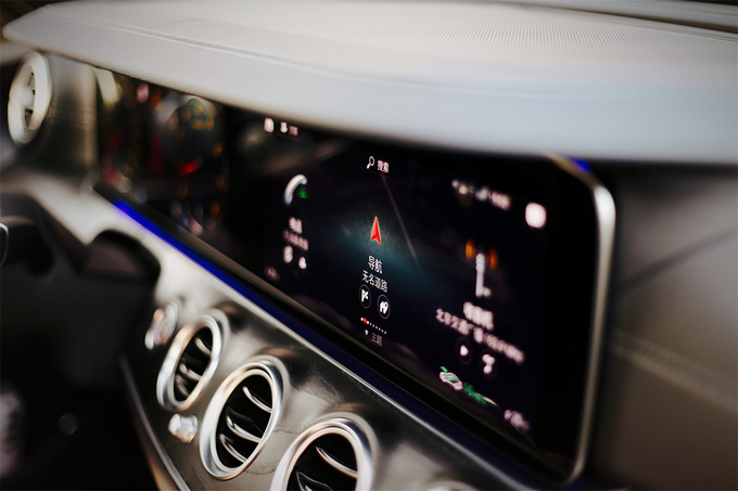 奔驰e标轴买260还是300,奔驰a级180评价