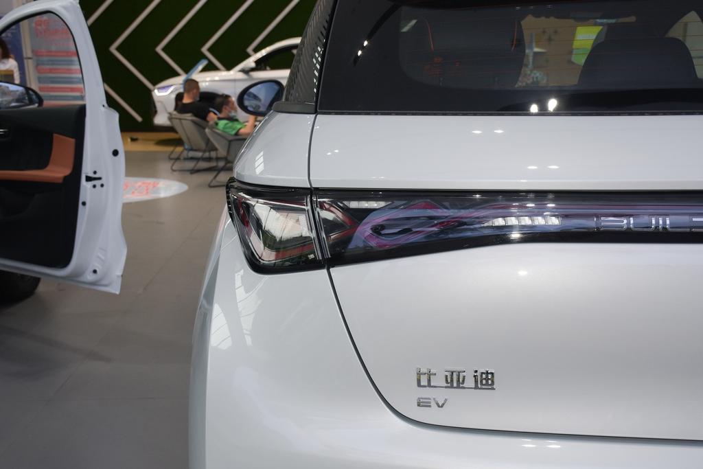 比亚迪海豚空调出风口,比亚迪海豚夏季开空调测试