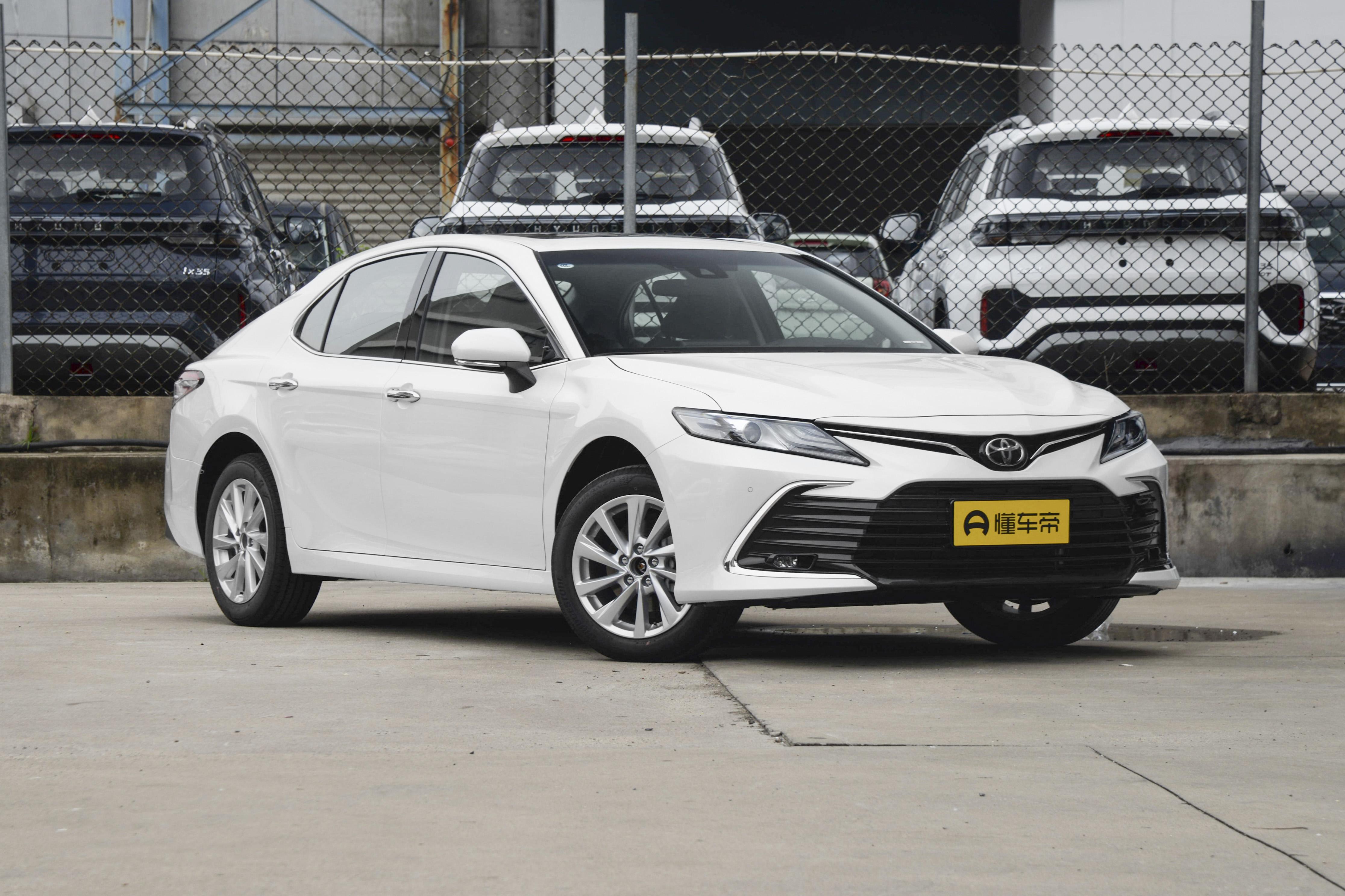 凯美瑞为何能在中型车中站稳脚跟？就单单靠耐用性？整体解析！