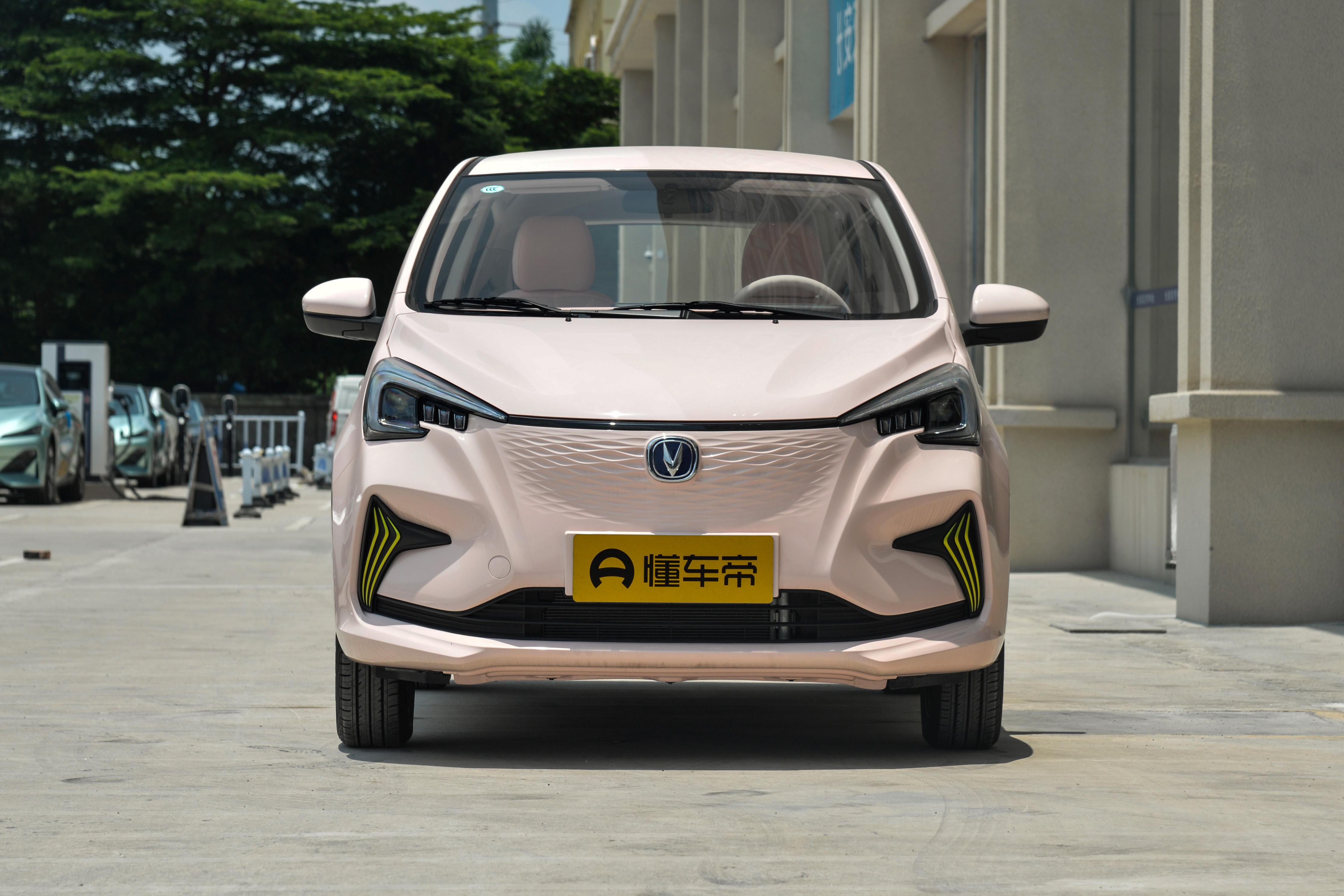 奔奔e-star多彩版落地价,奔奔e-star售价区间2.98-7.48万元