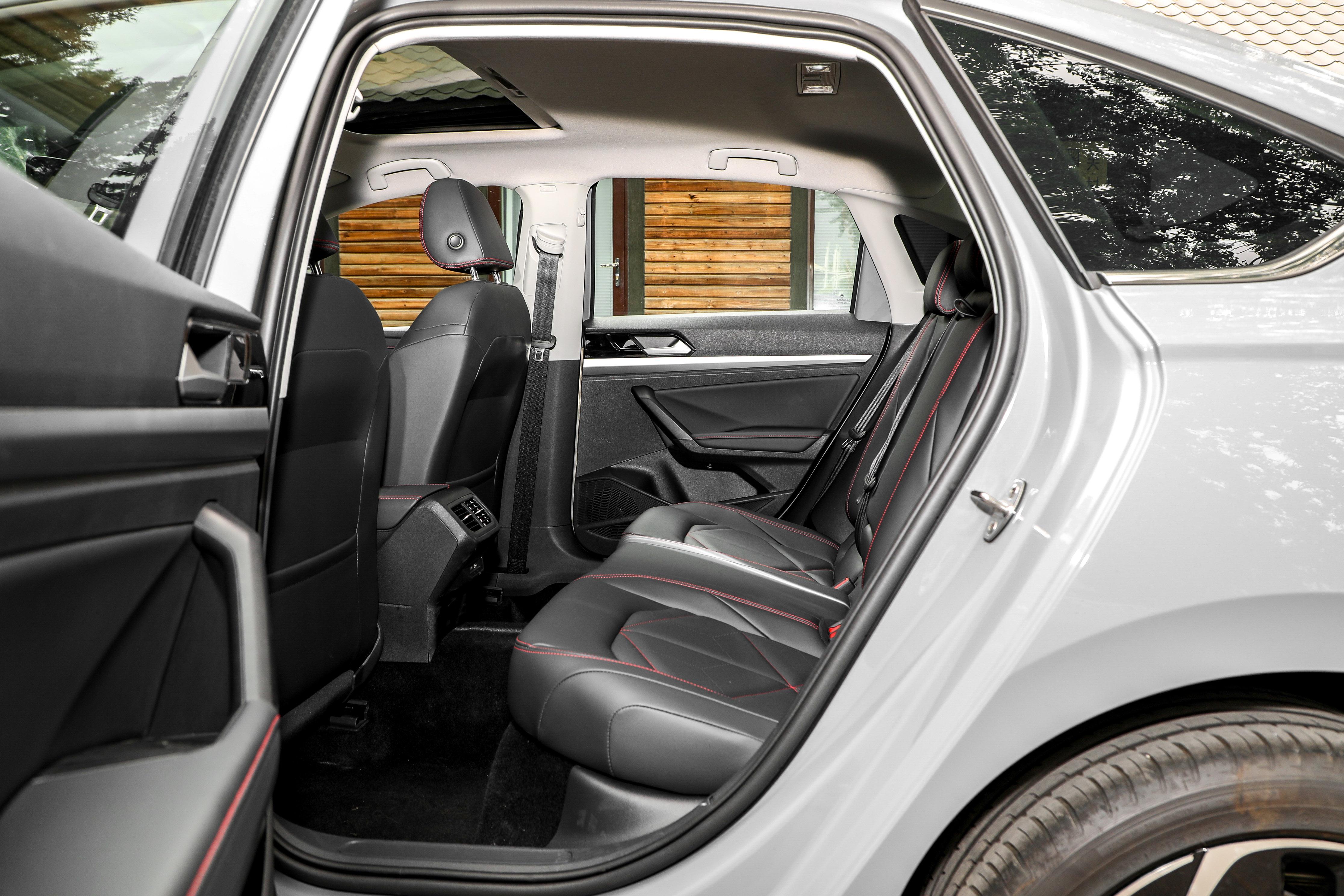 全新大众朗逸轿车13万左右,大众朗逸十五万以内落地轿车推荐