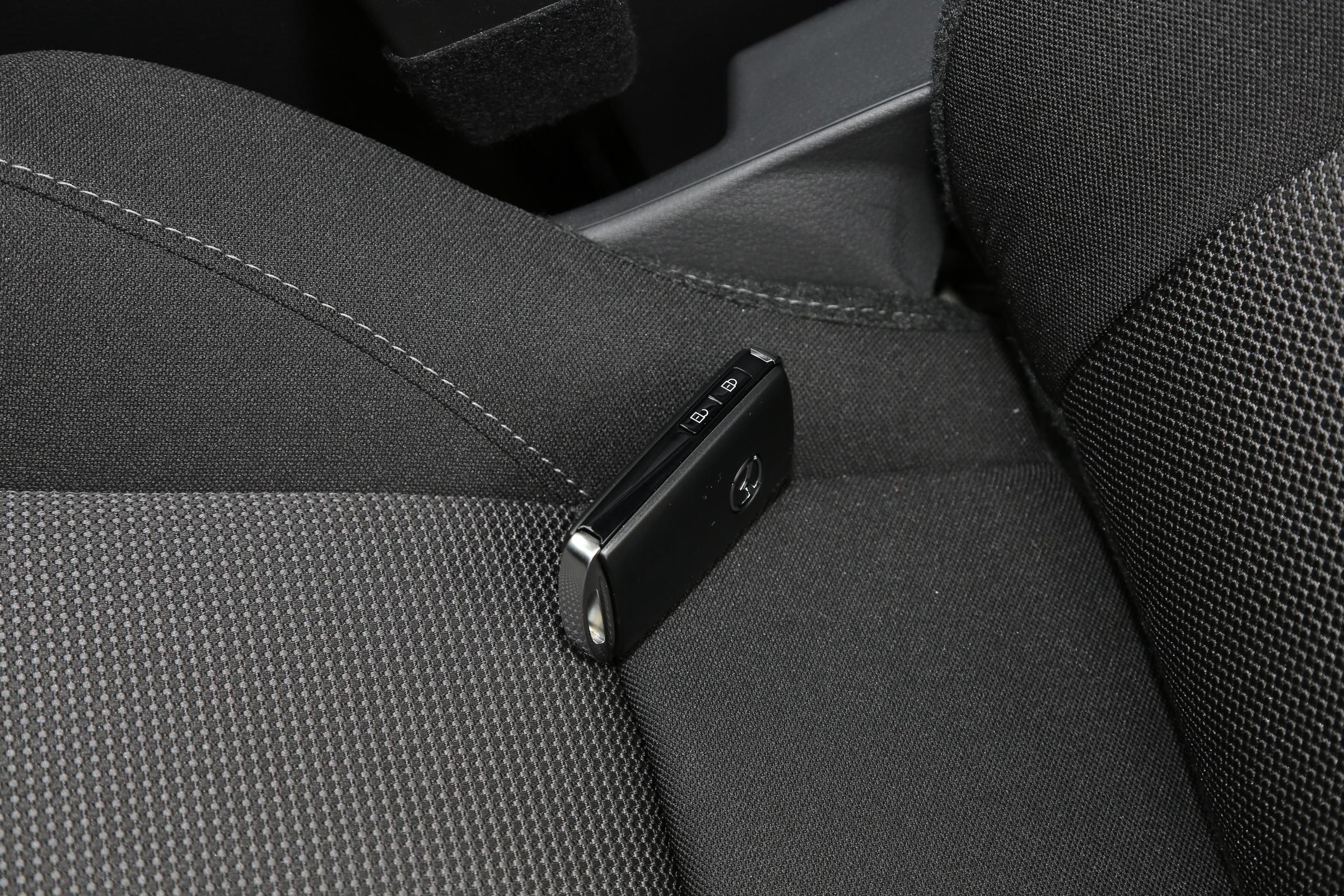 长安马自达cx-30ev正式上市,15万买马自达cx-5哪款好