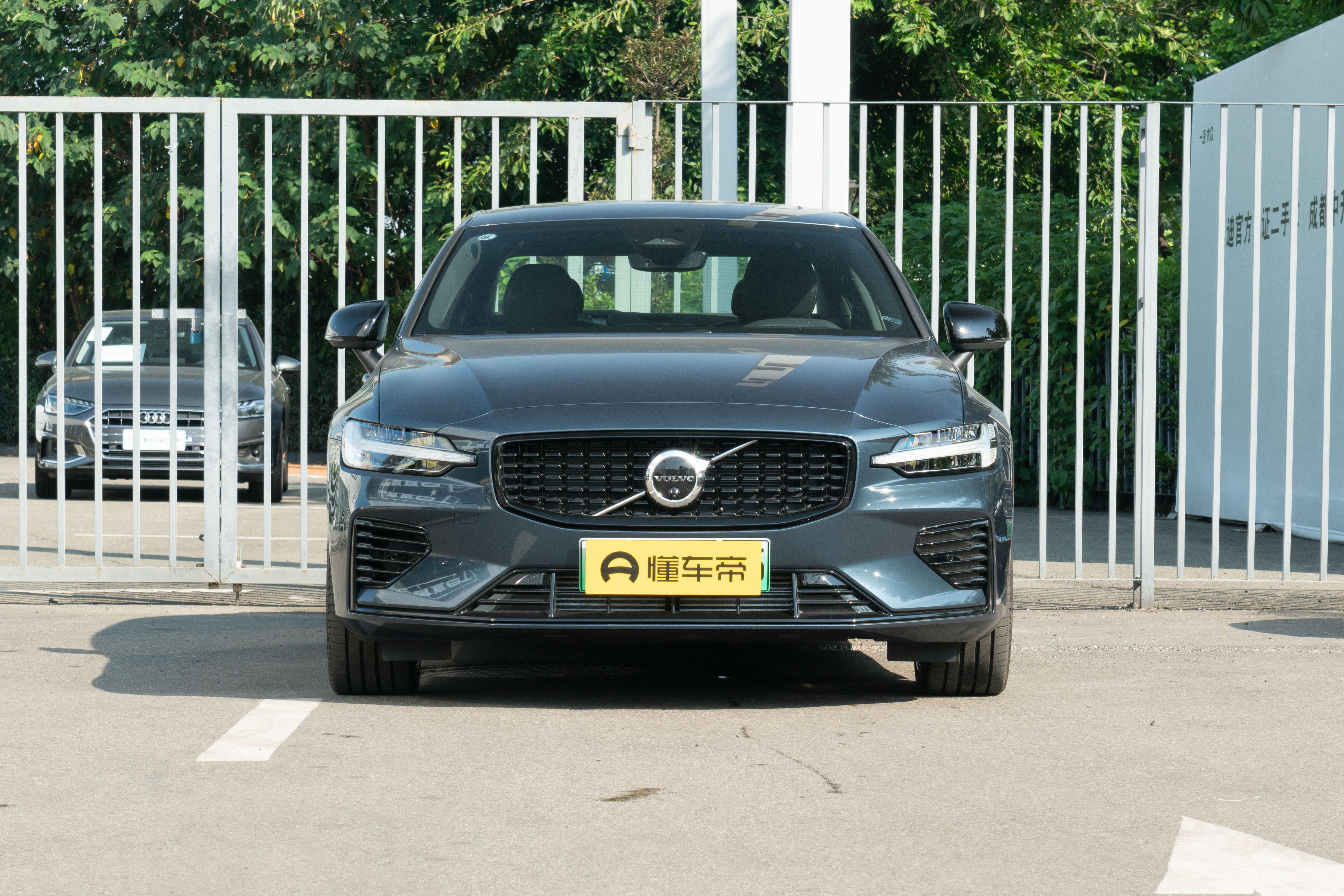 沃尔沃s602022款t8混动豪华版,全新沃尔沃s60优惠后多少钱