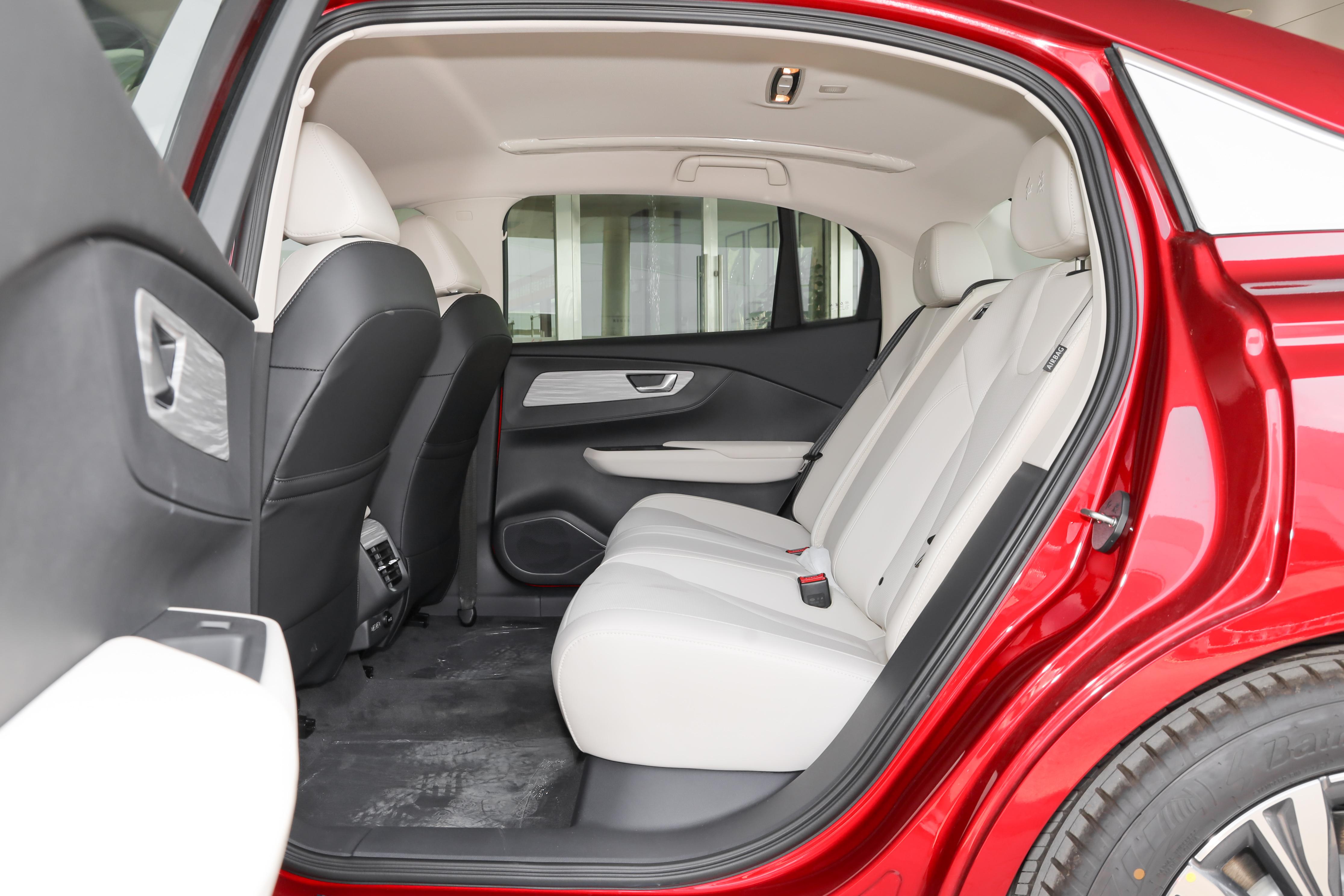 红旗新能源车e-qm5充满要多少钱,红旗e-qm5605km12w落地值得吗