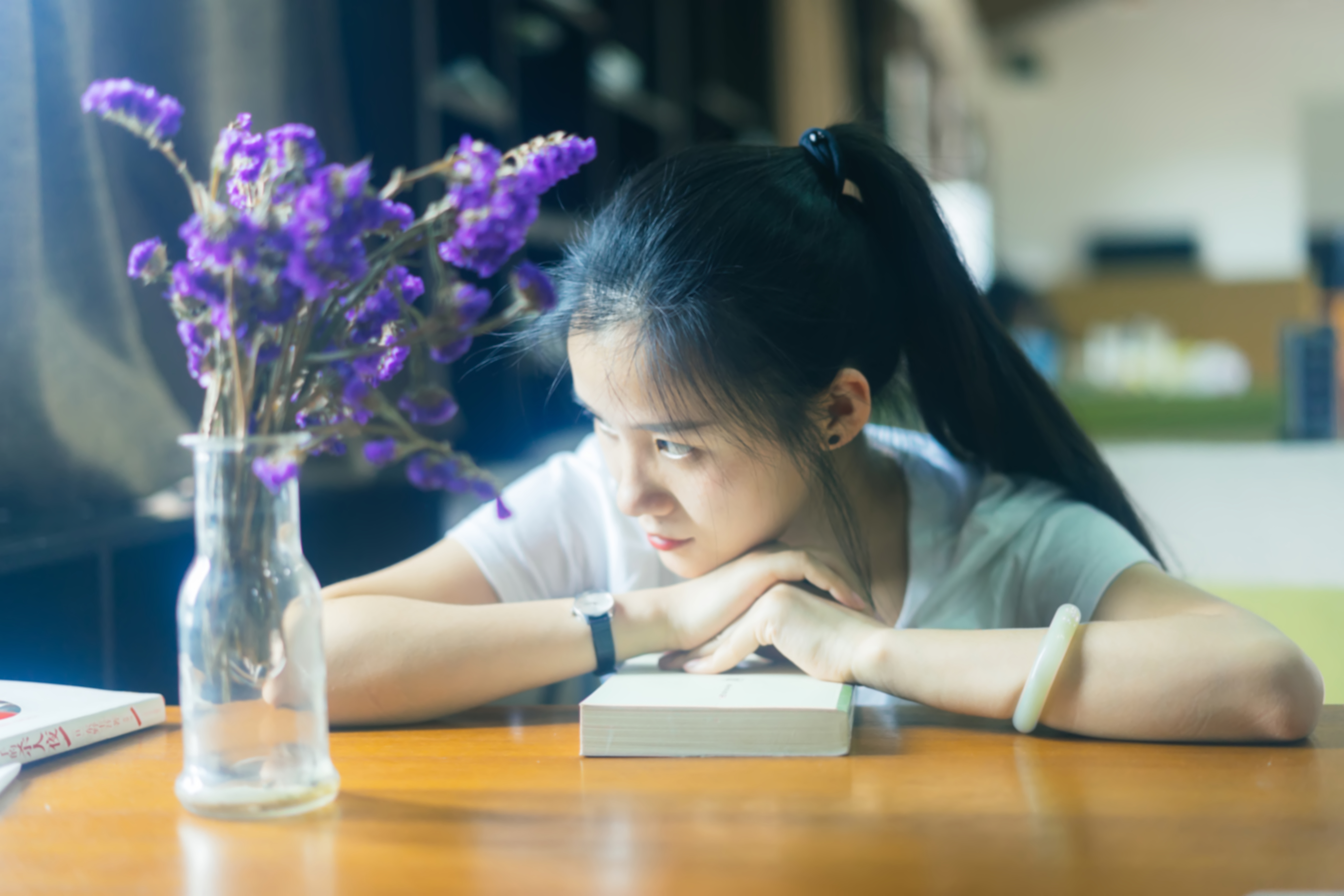 上海纺织界大亨60年代南下香港，打造出亚洲最大的纺织工业区！