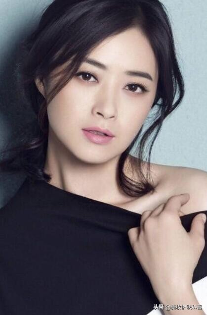 鼻子出油挤出白色的东西怎么解决,鼻子爱出油怎么解决又脱皮