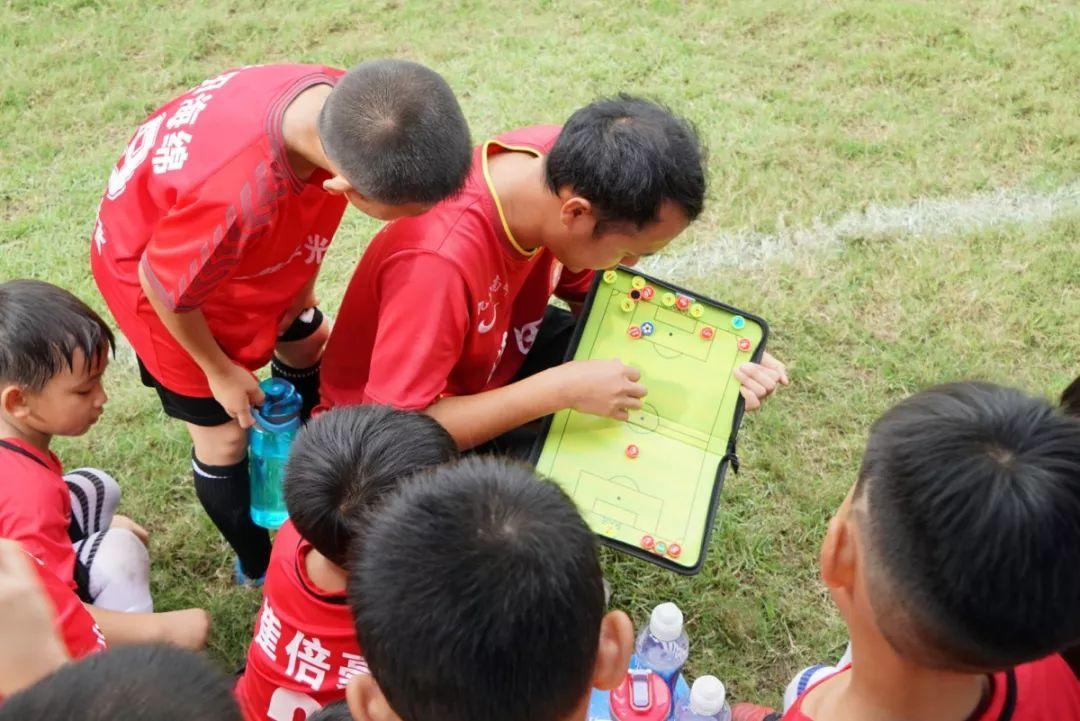 派迪茵4号足球,派迪茵校园足球