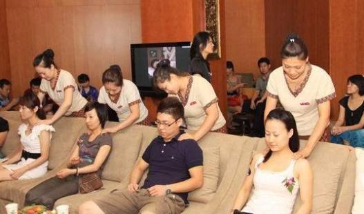 做按摩工作女人好不好,从事按摩业的女人心里都会失落吗