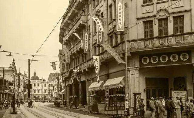 父亲是首富，岳父是总理，慈禧为他取名，他却在66岁穷困潦倒而死