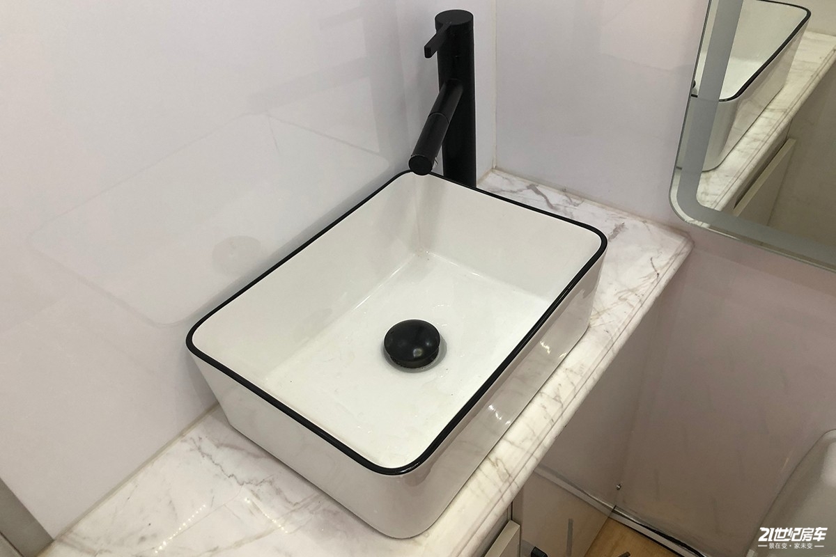 平头轻卡c型房车跃进,详解上汽跃进H500轻卡房车