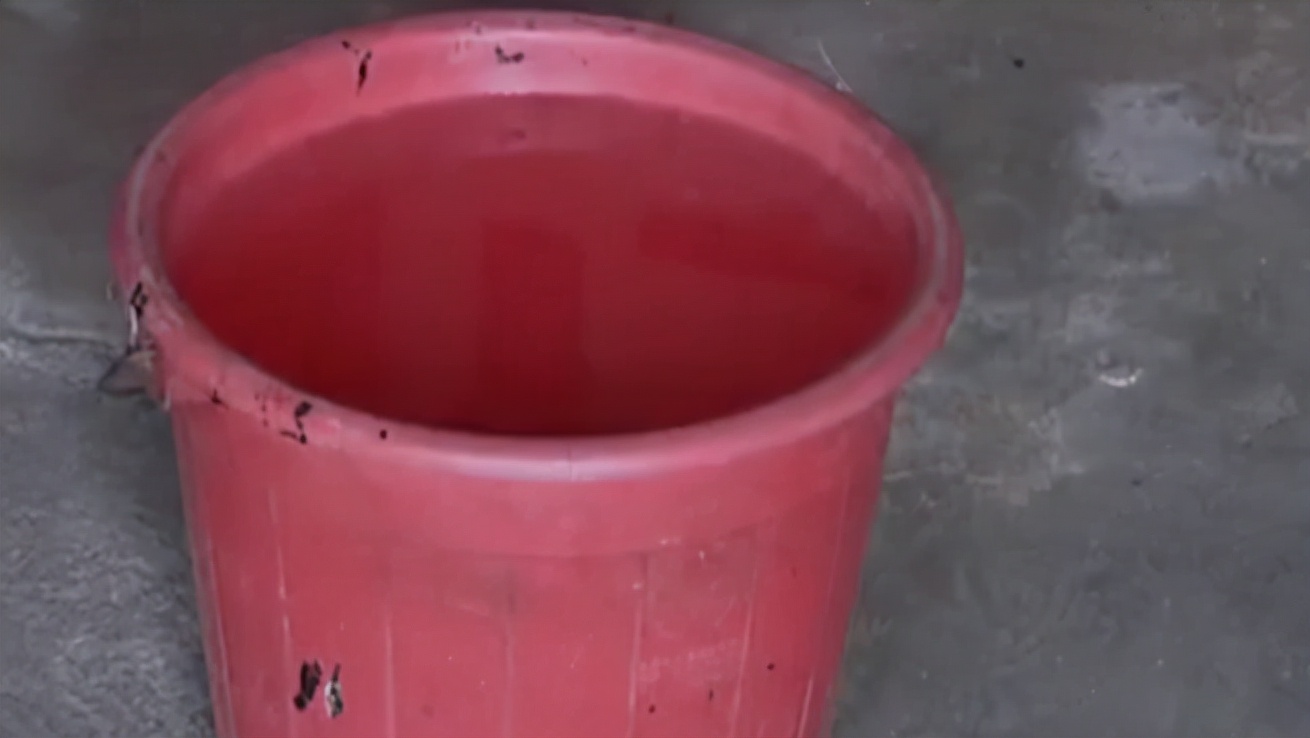 老人突然人体自燃烧成灰,老人自燃真实视频