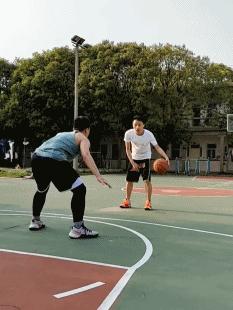 跑起来左手不会运球,不会左手运球