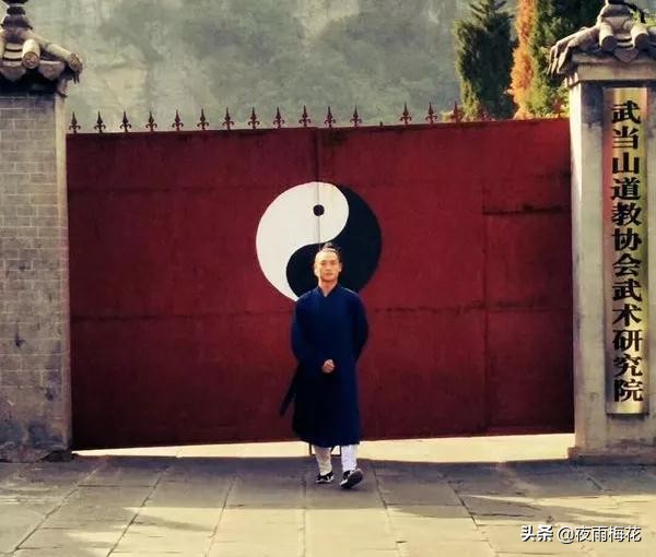 这个暑假你想学36路腿法、古琴、打坐，凌云云学堂在武当山开启