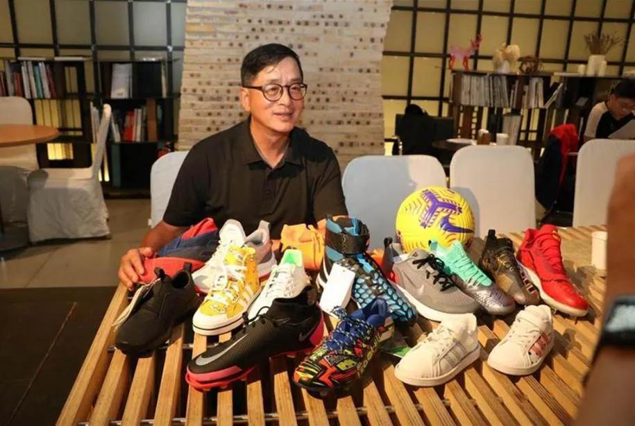 世界足球鞋排行第一 (世界上最强的足球鞋)