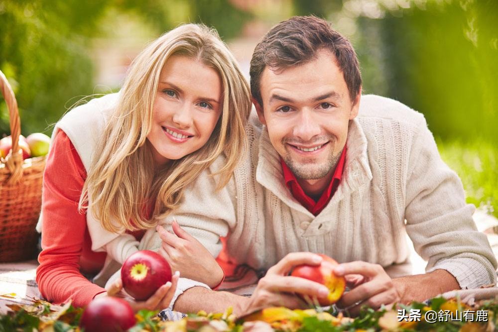 男女第一次接吻后两人关系会怎样,接吻男女双方的感受有什么不同