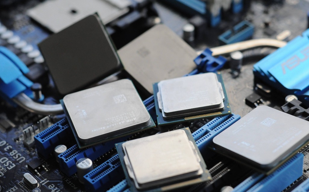 网咖电脑为什么不建议买,网咖的优势与劣势