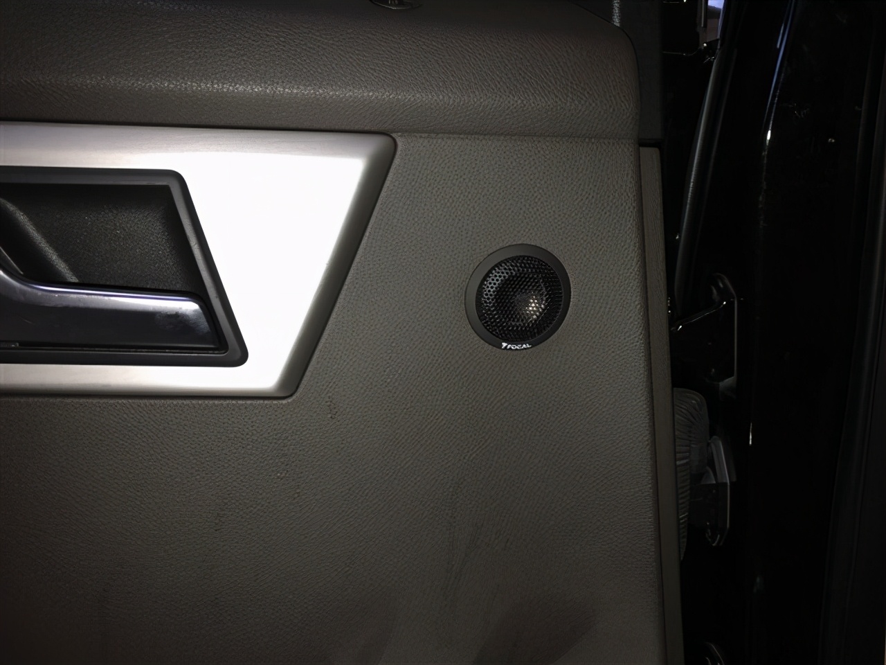 奔驰glk300改声浪,奔驰glc音响改装劲浪适配器