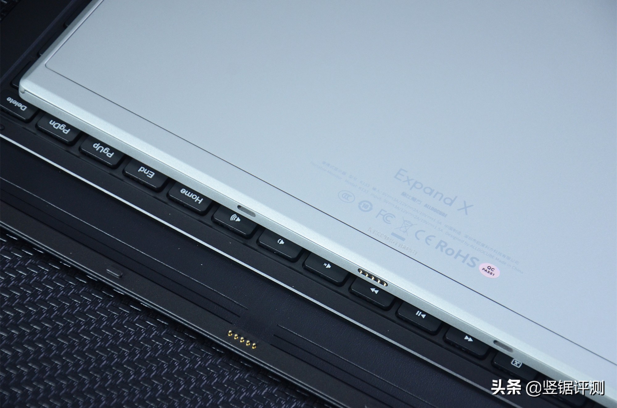 13.3寸1080p和2k,13.3英寸的屏幕搭载2k屏清晰吗