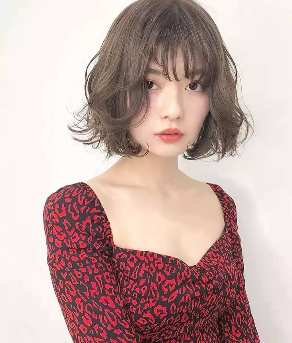 脸大脸圆适合哪种发型容易打理,脸瘦脸小适合什么样的发型