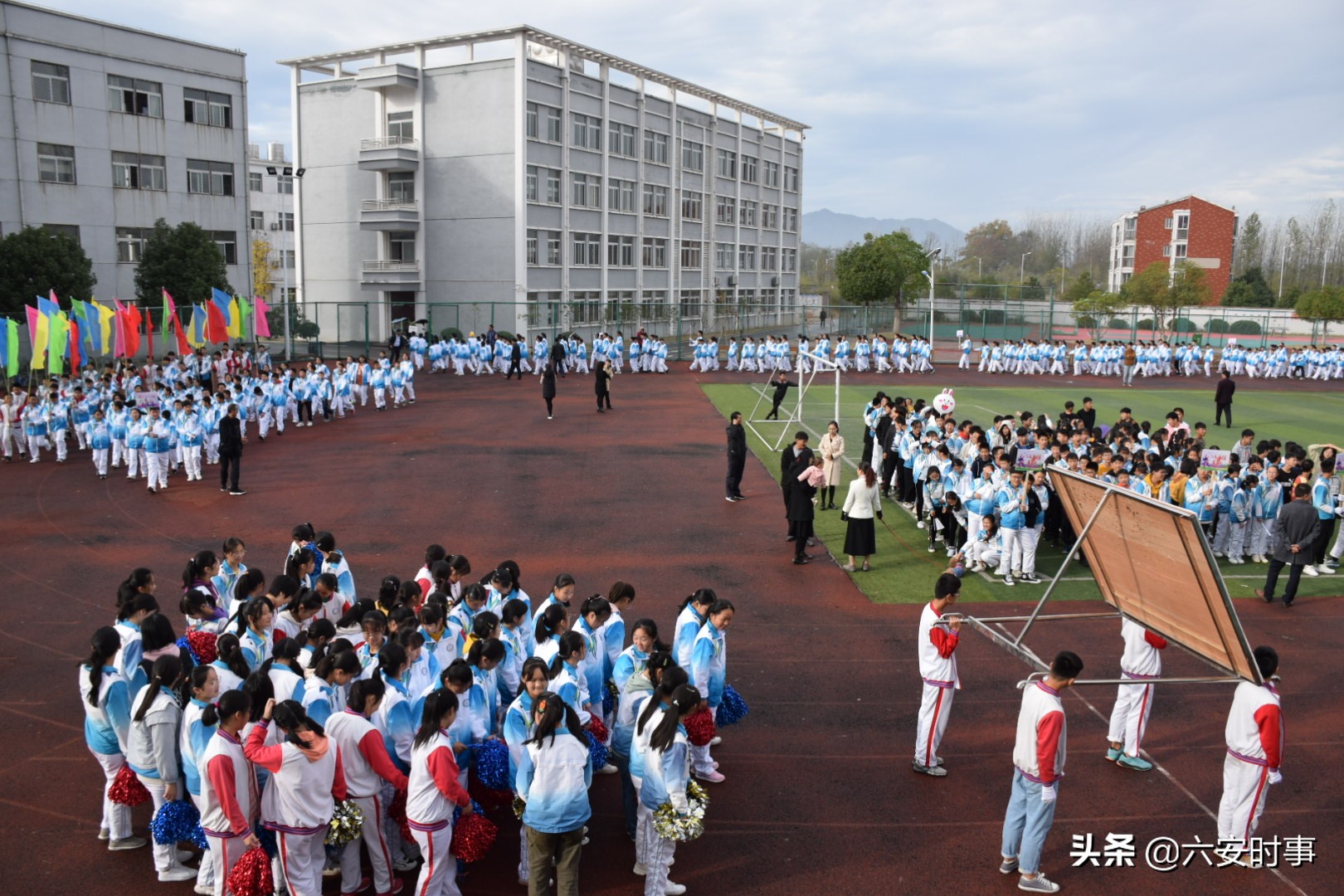 天峰中学运动会,2019年新一中田径运动会开幕式