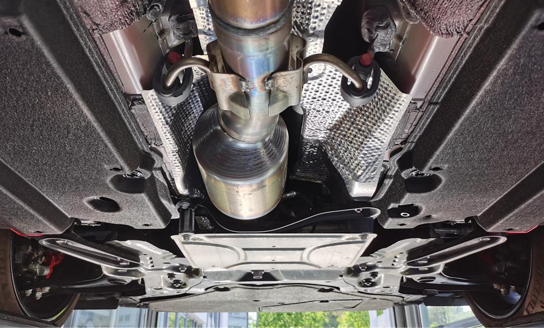 丰田gryaris试驾视频,丰田gryaris拉力