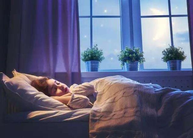 9岁袭胸13岁“性侵”，妈妈的不忍心分床，最终让孩子结出恶果