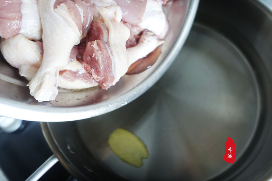 酥脆鸭块,鸭皮酥脆鸭肉鲜嫩