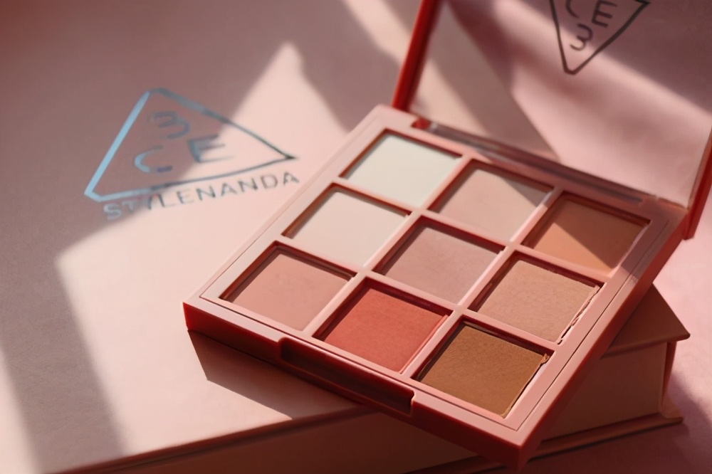 大牌初恋眼影盘测评,tomford幻魅四色眼影盘温柔初恋色