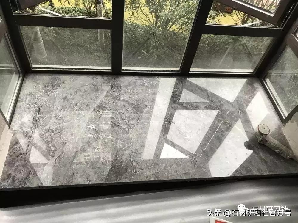 窗台石圆弧小耳朵效果图,石材窗台两侧小耳朵