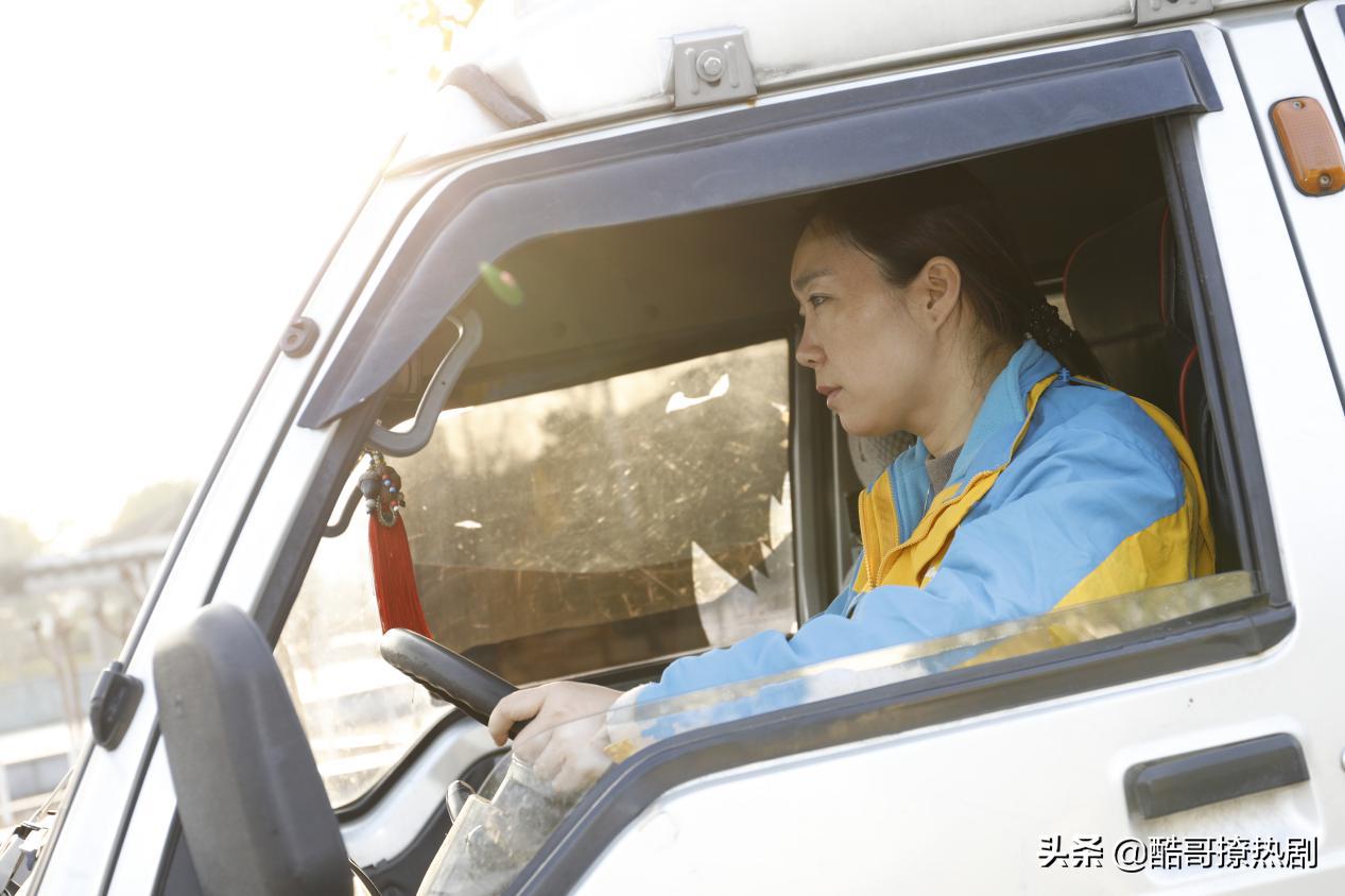 被周星驰看上的苏宁女快递员：春节不放假每天送百件