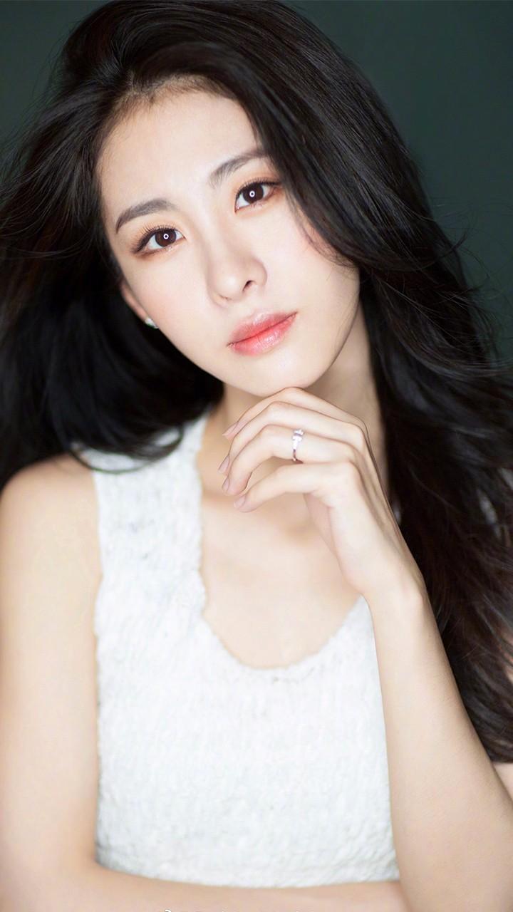 从知名女歌手到单亲妈妈，还被造谣是小三，张碧晨经历了什么？