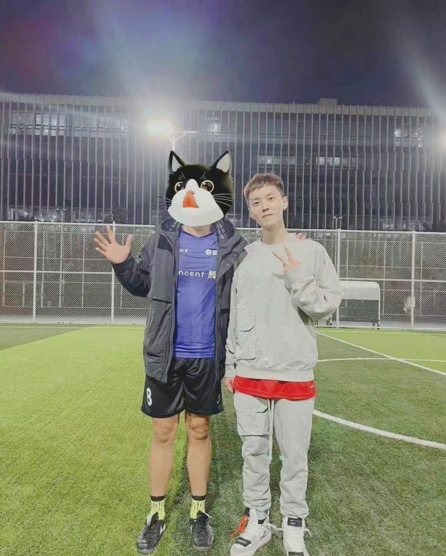 鹿晗最新发型叫什么,鹿晗runningman踢球