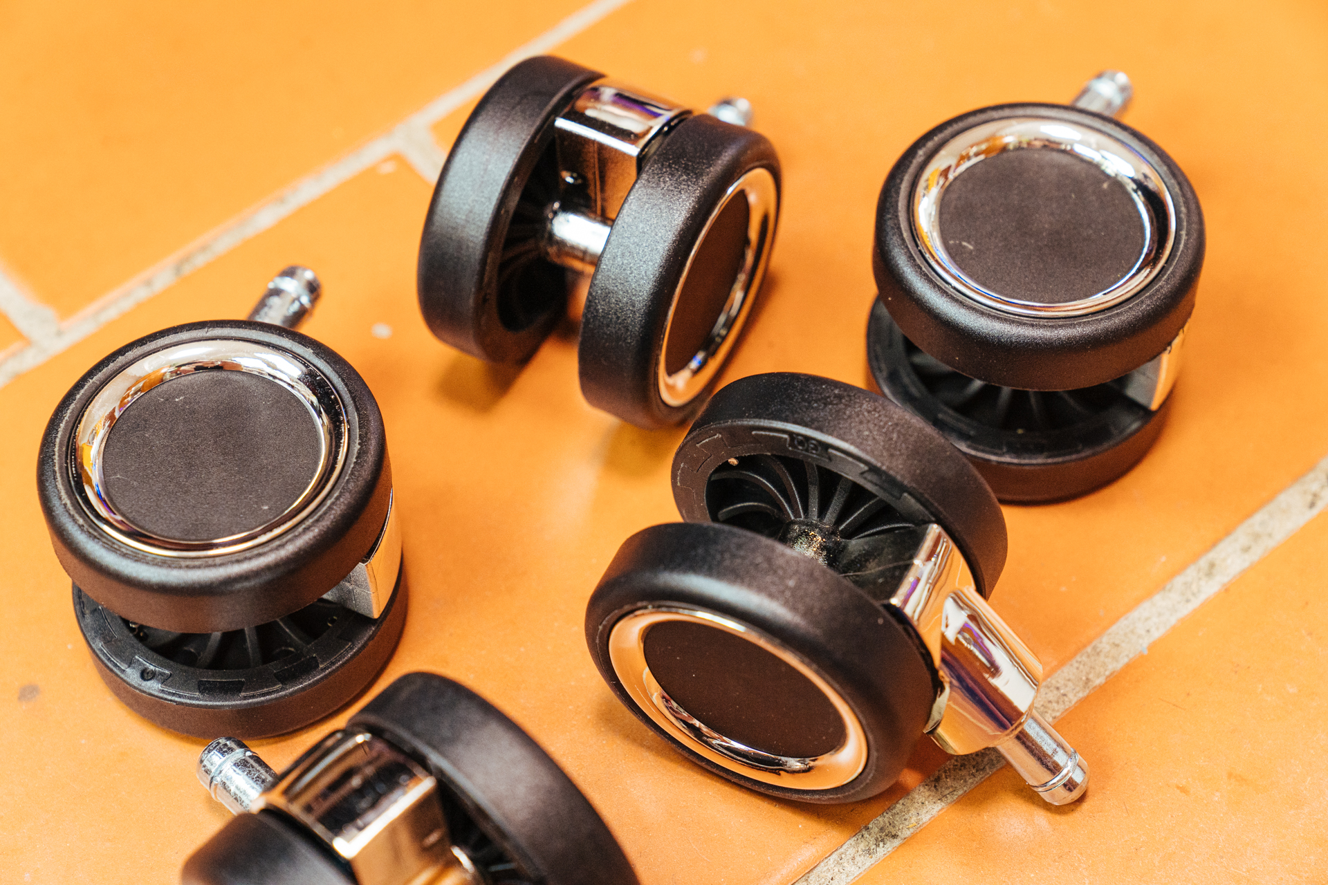 人体工学椅怎么选？不选贵的，只选对的：达宝利摩登Modern评测