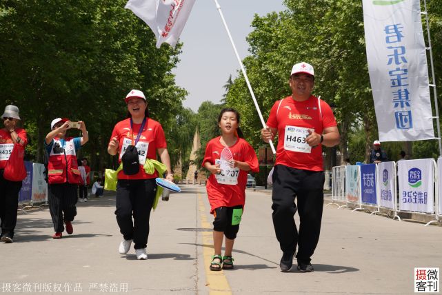 母亲节跑友,母亲节用脚步丈量爱意
