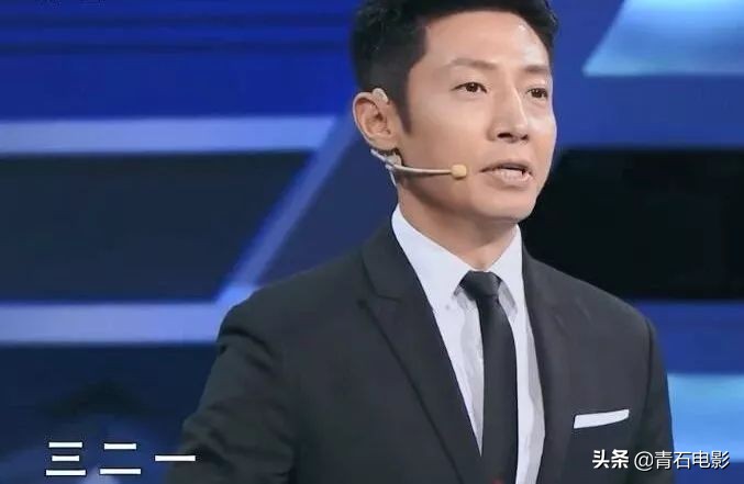 央视3大名嘴“神仙打架”，董卿点评上热搜，李莎旻子晋级引争议