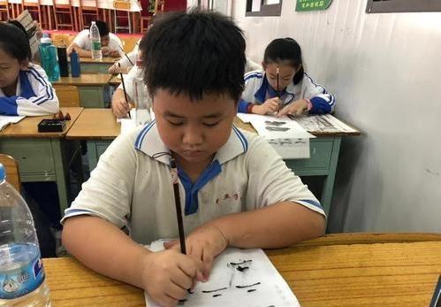 小孩该上初中了啥也学不会怎么办,小孩四年级了不愿意学习怎么办