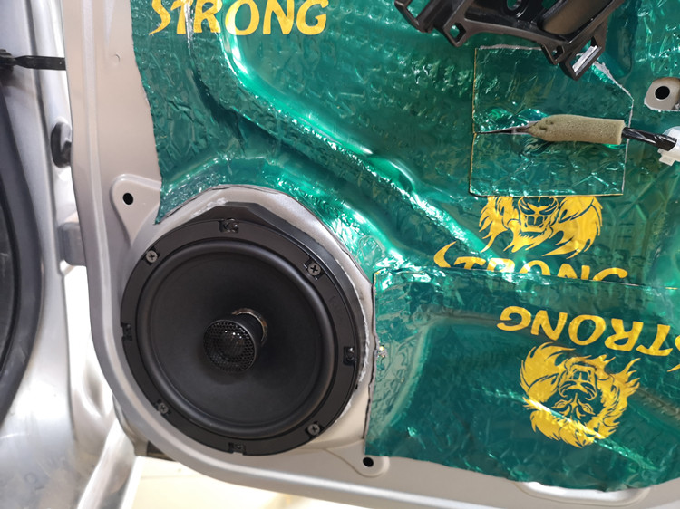 本田锋范换了大屏幕音响音效调节,本田锋范音响改装推荐