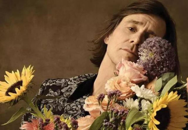 他患有抑郁症，前女友吞药自杀，你不知道的“喜剧”人生