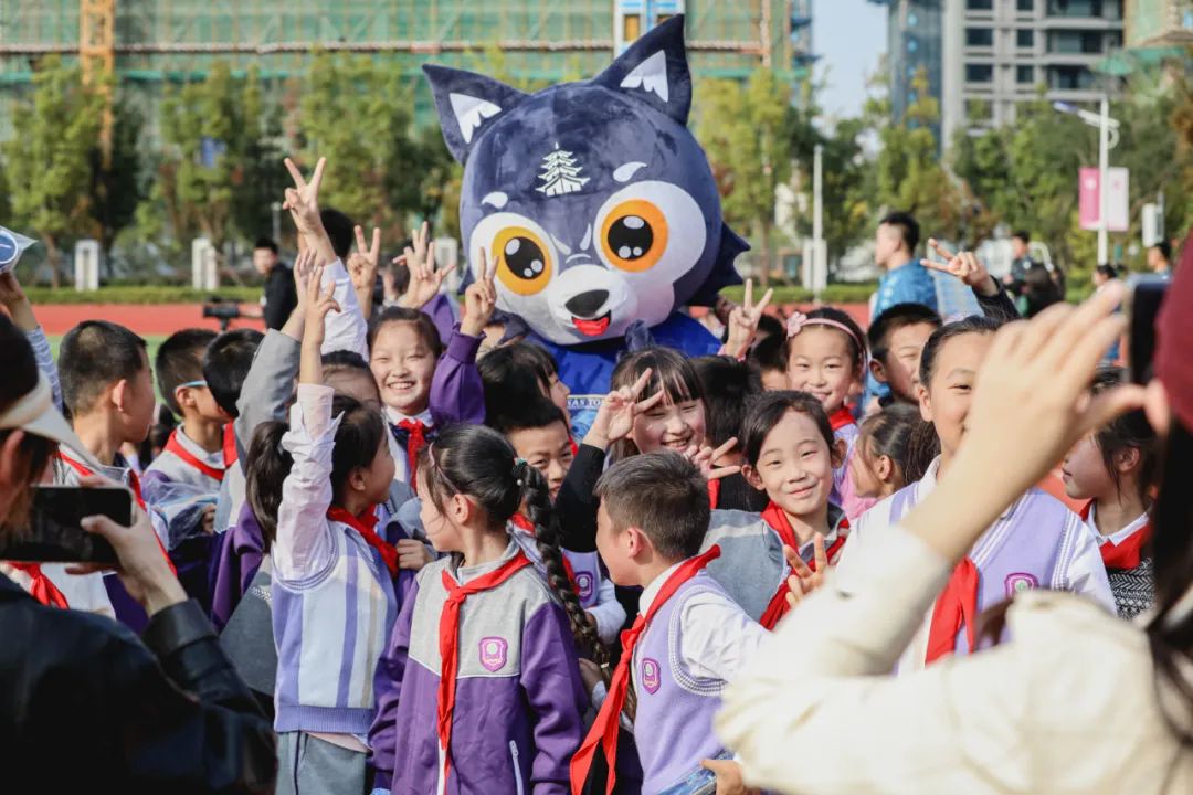 共建活动|支云狼兵走进南通紫琅一小，共度冲甲三周年纪念日