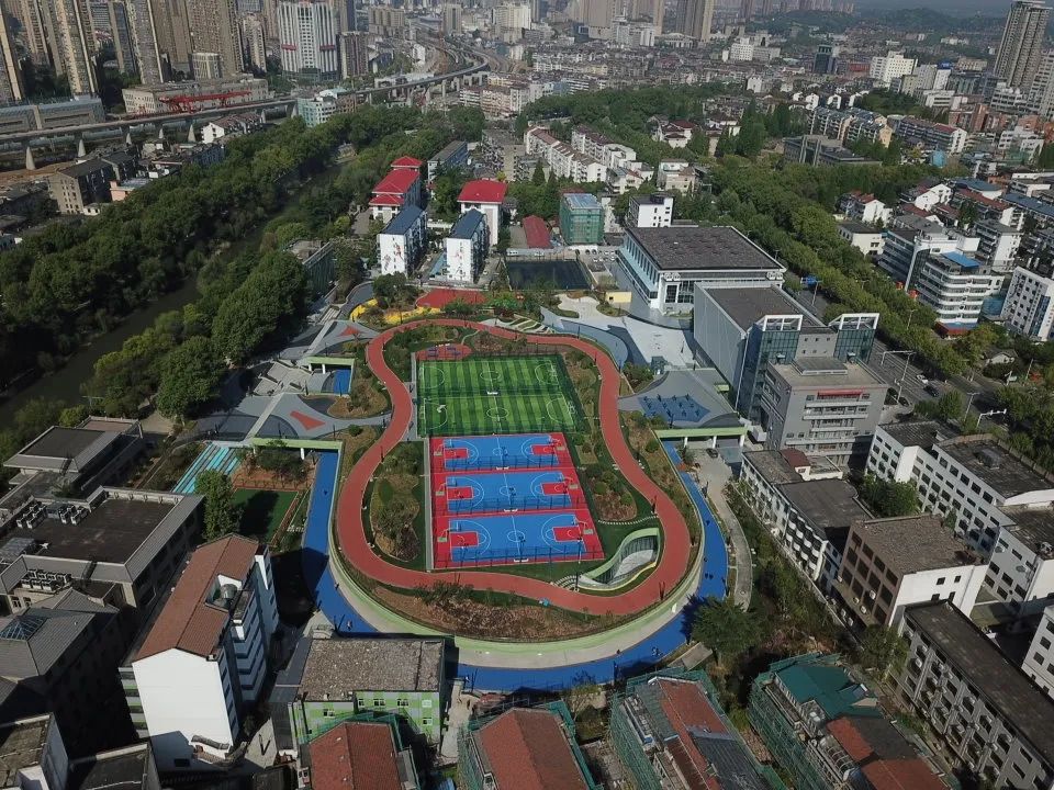 从镇江到镇江市体育中心怎么走,镇江老体育公园