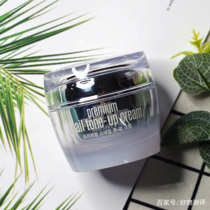 自然不显白的素颜霜,既能美白又能养肤的素颜霜