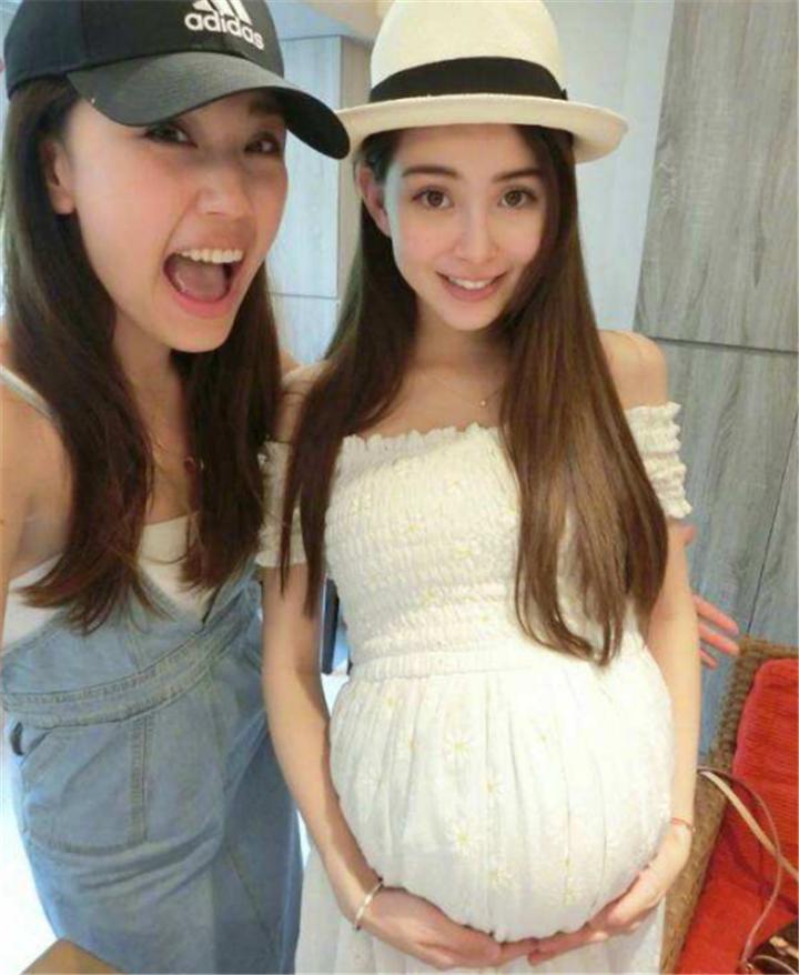 昆凌剖三胎,昆凌穿露脐装秀腹肌