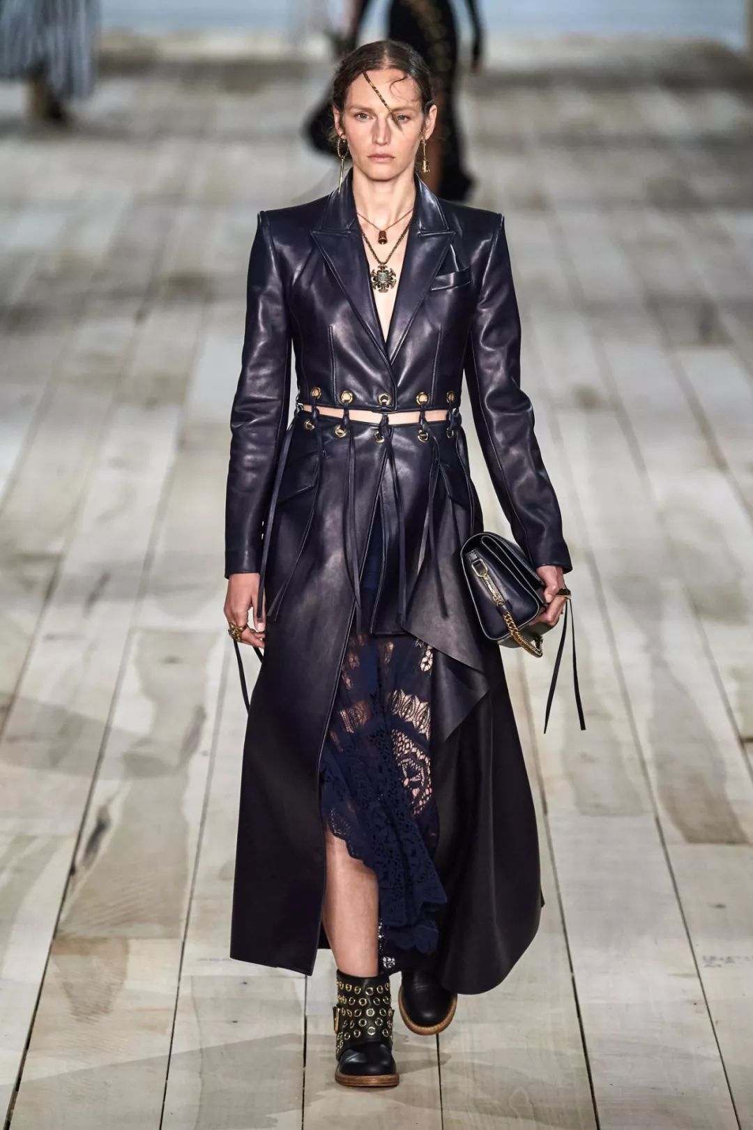 哪些衣服不贵又很高级|不看这波,出关时妹妹会输哦~